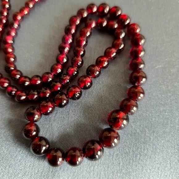vintage red garnet necklace. Retro jewelry. 17.5'' long. - Picture 1 of 5